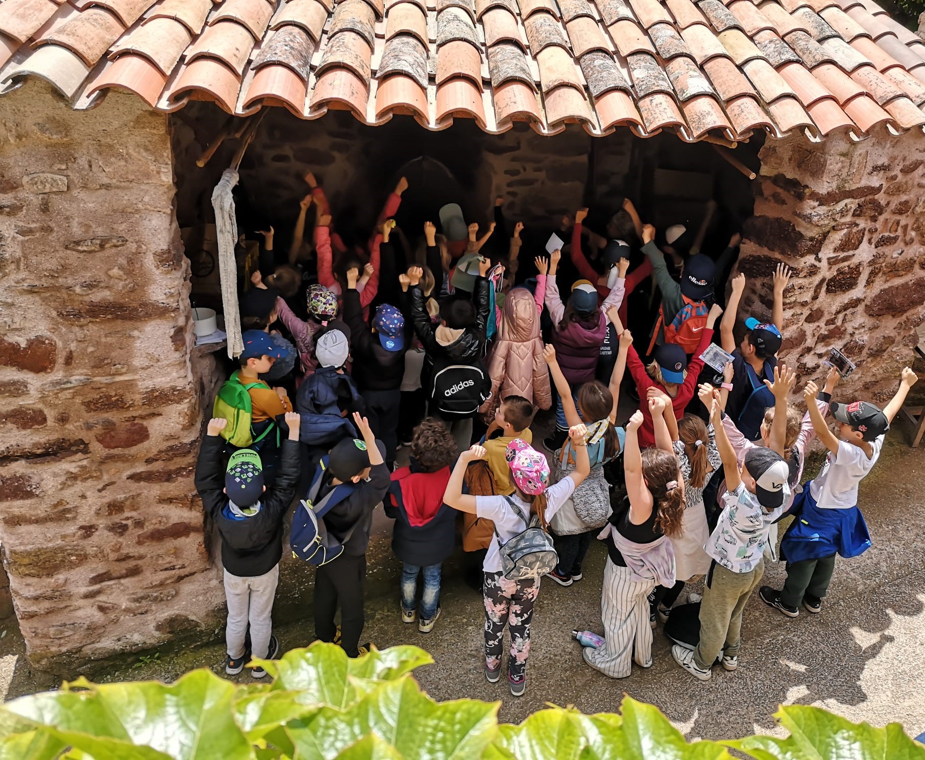 Les élèves de l’école de La Tour sur Orb en visite au Four à Pain de Frangouille