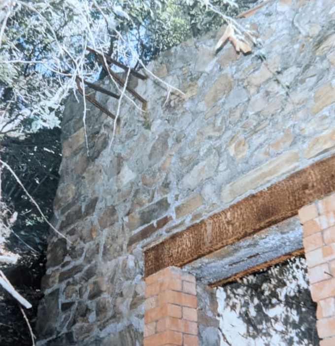 cabane des huiles, emplacement cloche 8fev89