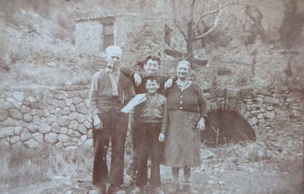 famille esteban entrée galerie de l'orb